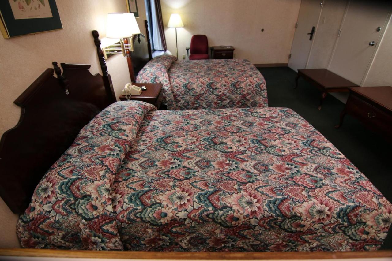 Executive Inn Kershaw Экстерьер фото