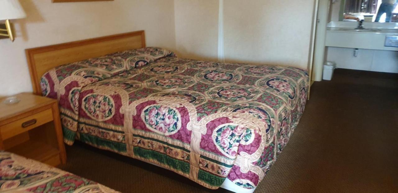 Executive Inn Kershaw Экстерьер фото