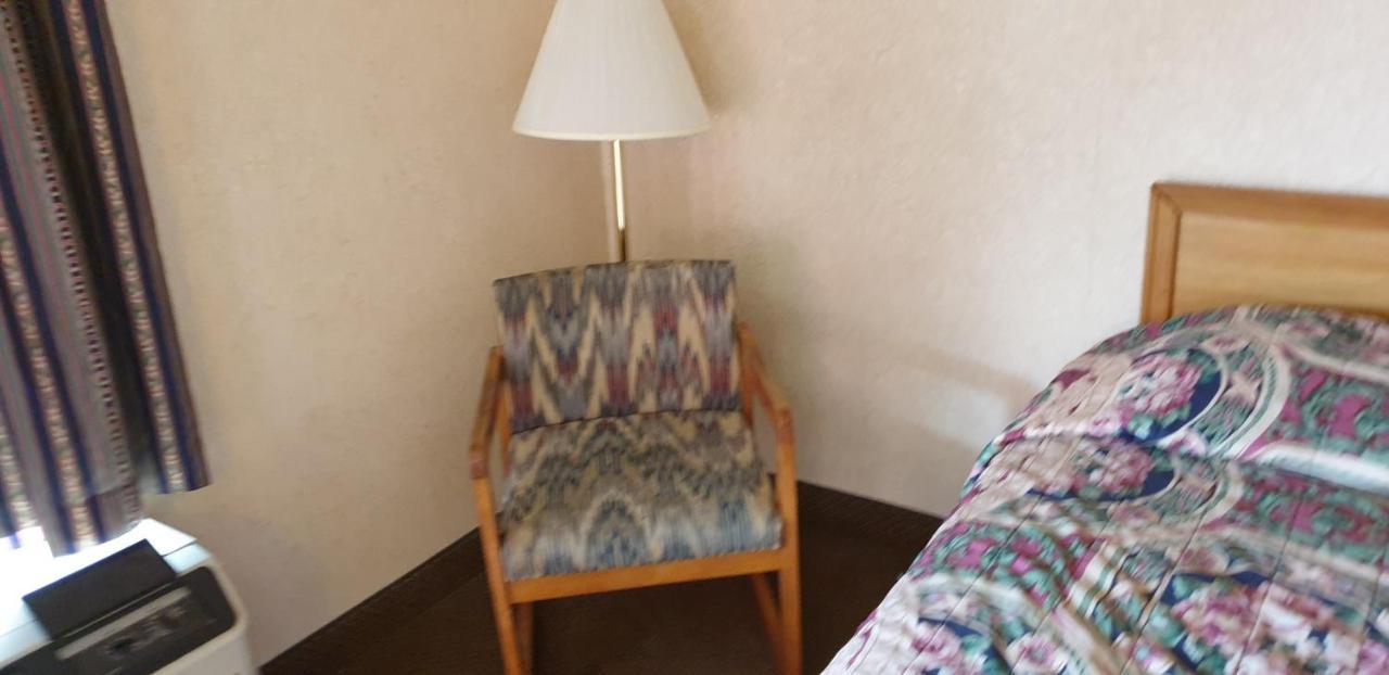Executive Inn Kershaw Экстерьер фото