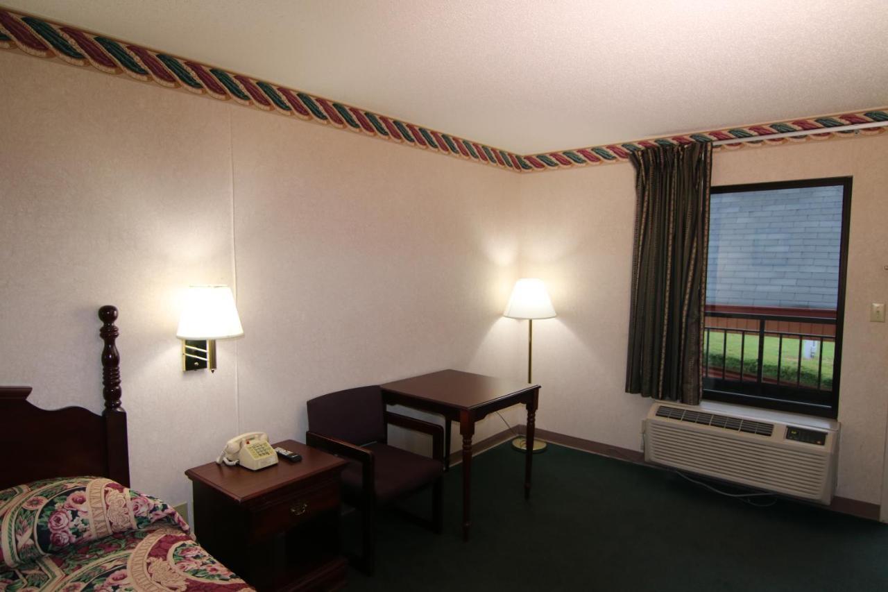 Executive Inn Kershaw Экстерьер фото
